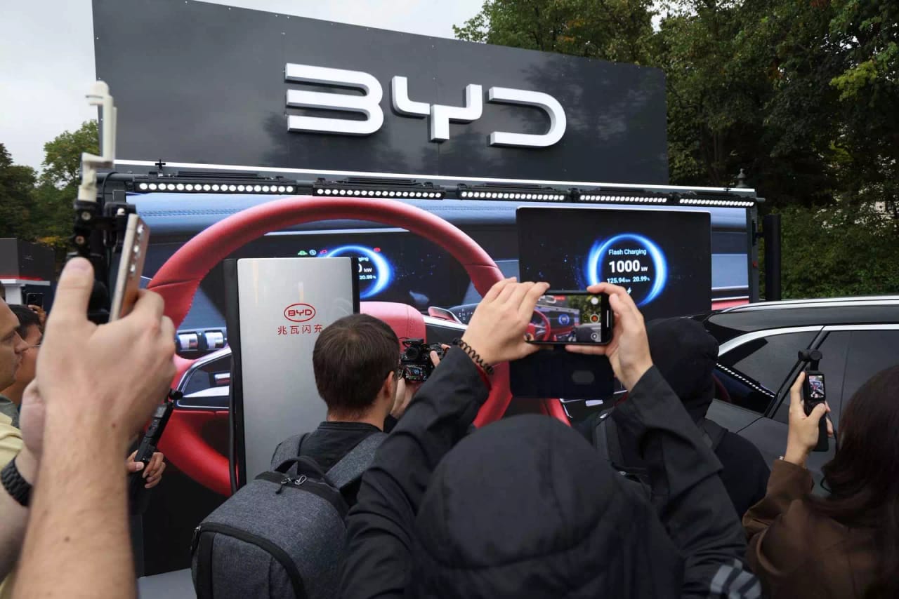 BYD Déploie sa Première Station de Recharge Flash de 1 500 kW en Allemagne : Un Coup d'Accélérateur pour l'Europe